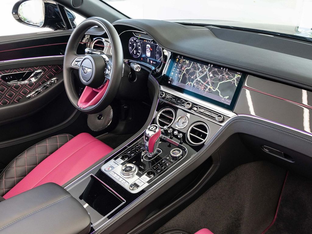 Bentley Continental GTC 2023