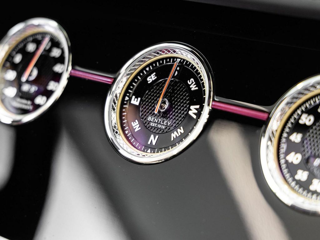 Bentley Continental GTC 2023