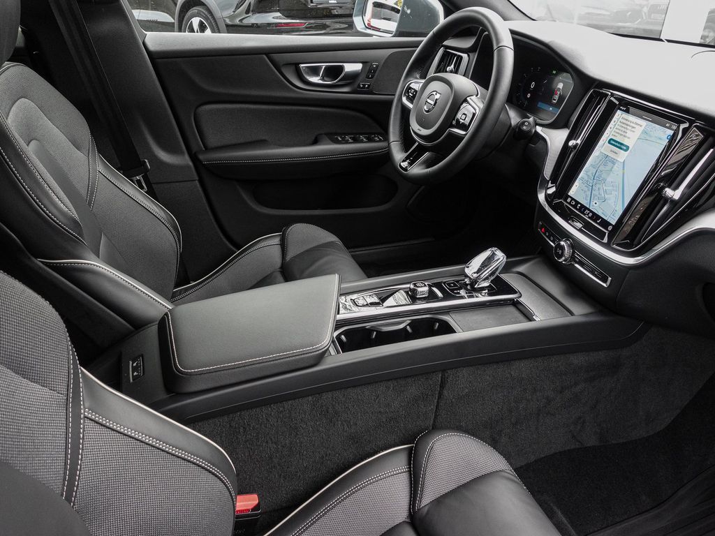 Volvo V60 Cross Country 2023