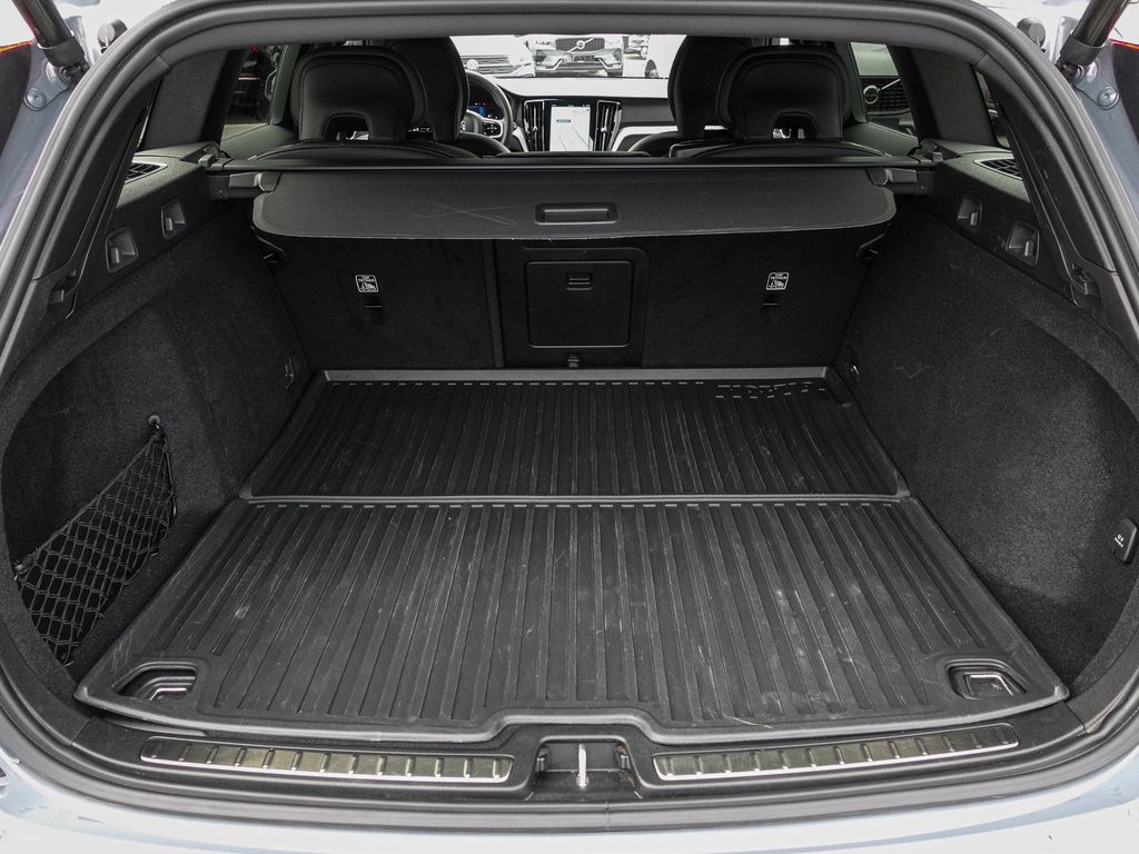 Volvo V60 Cross Country 2023