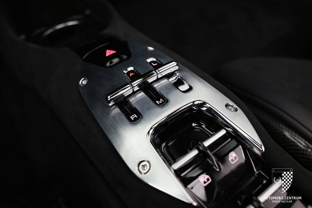 Ferrari 296 GTS 2024