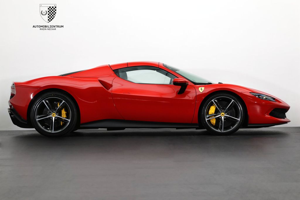 Ferrari 296 GTS 2024