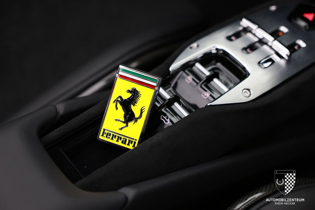 Ferrari 296 GTS 2024