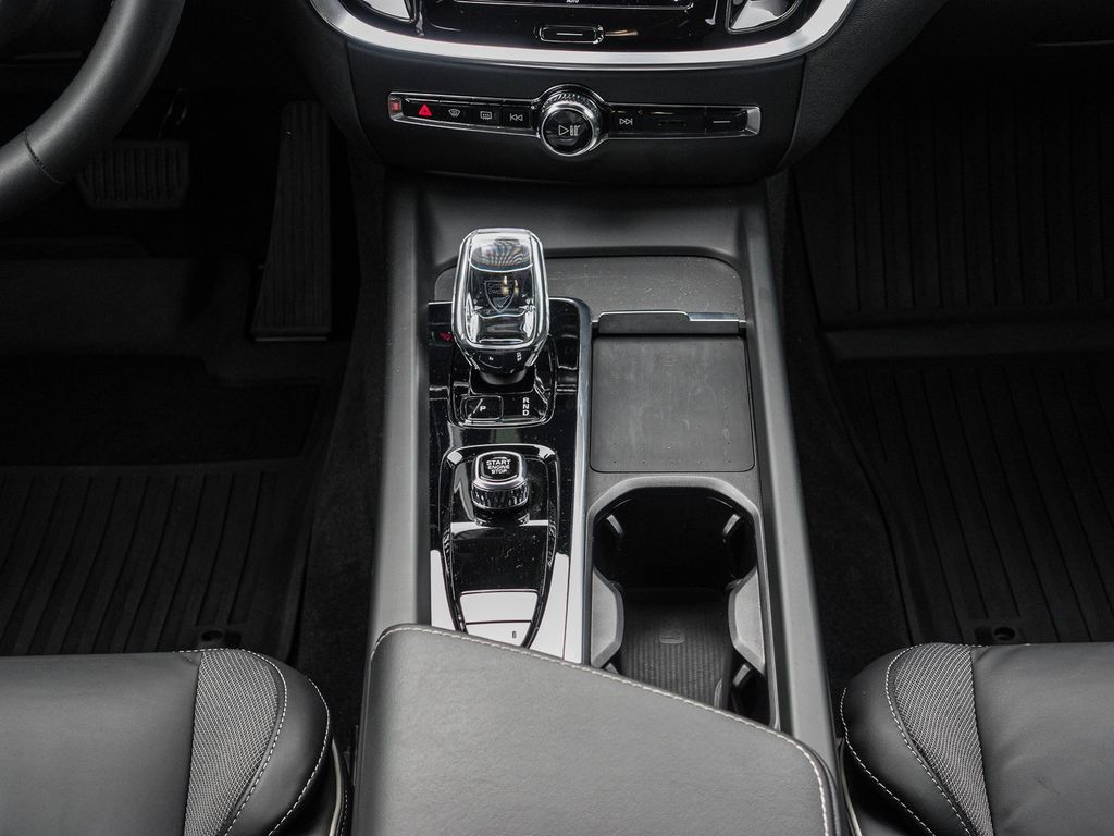 Volvo V60 Cross Country 2023