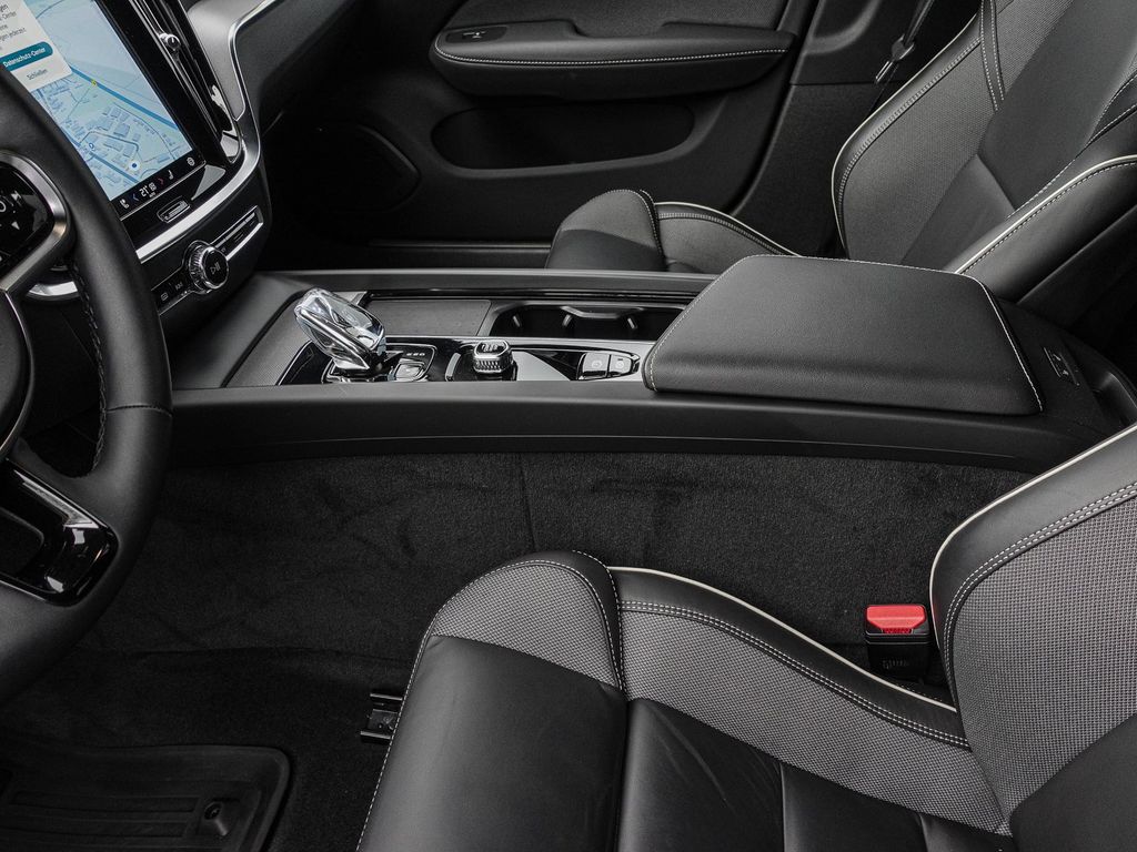 Volvo V60 Cross Country 2023