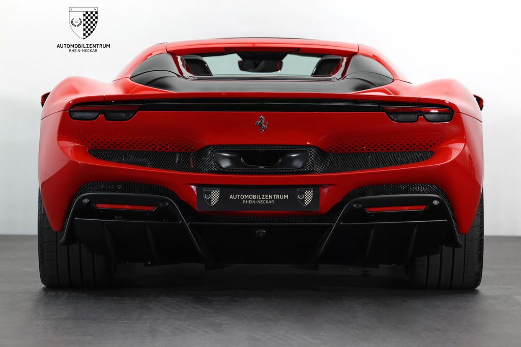 Ferrari 296 GTS 2024