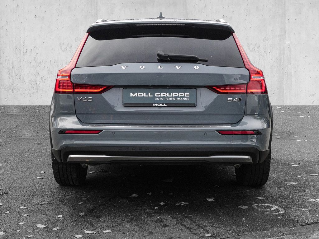 Volvo V60 Cross Country 2023