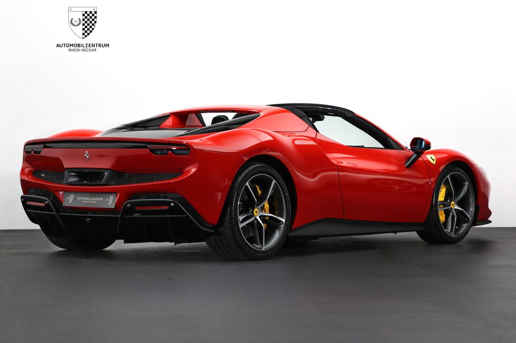 Ferrari 296 GTS 2024