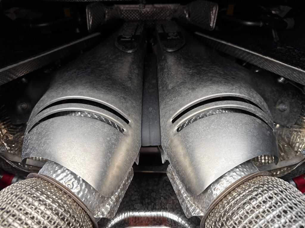 Ferrari 296 GTS 2025