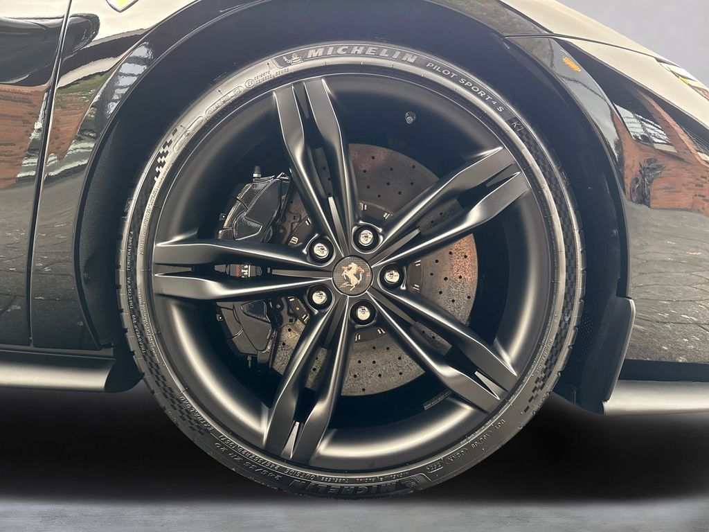 Ferrari 296 GTS 2025