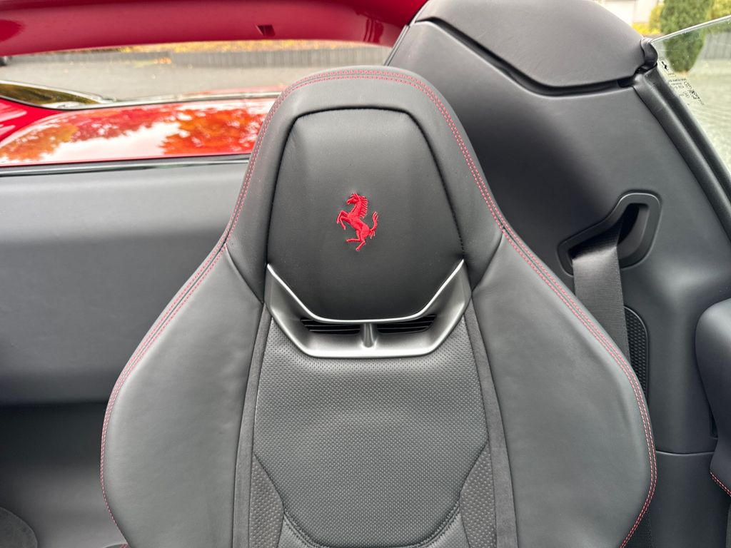 Ferrari 296 GTS 2025