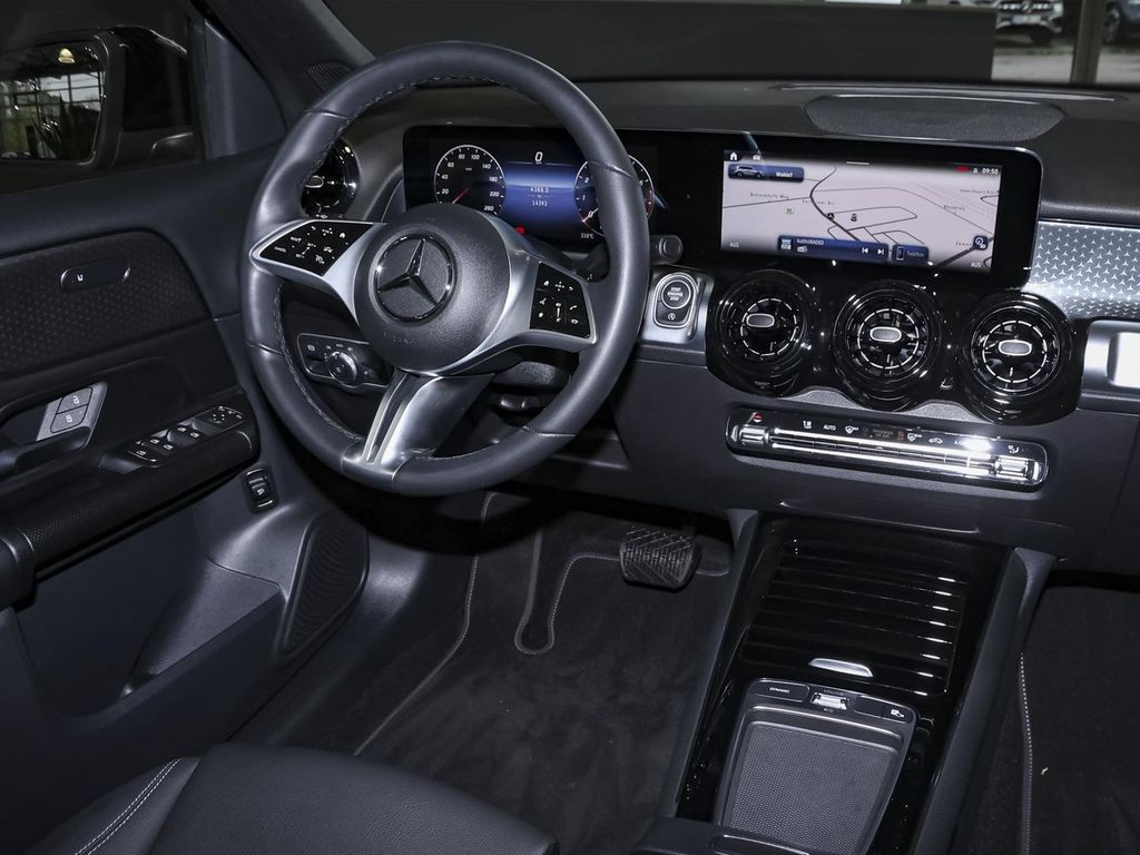 Mercedes-Benz GLB 200 2024