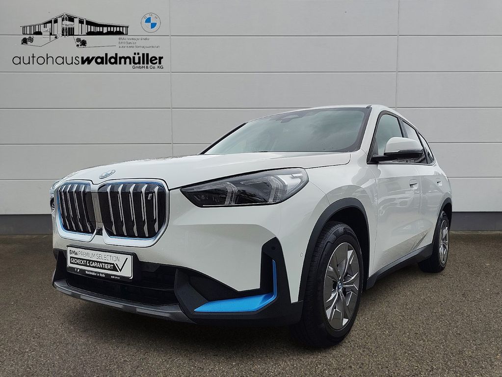 BMW iX1 2023