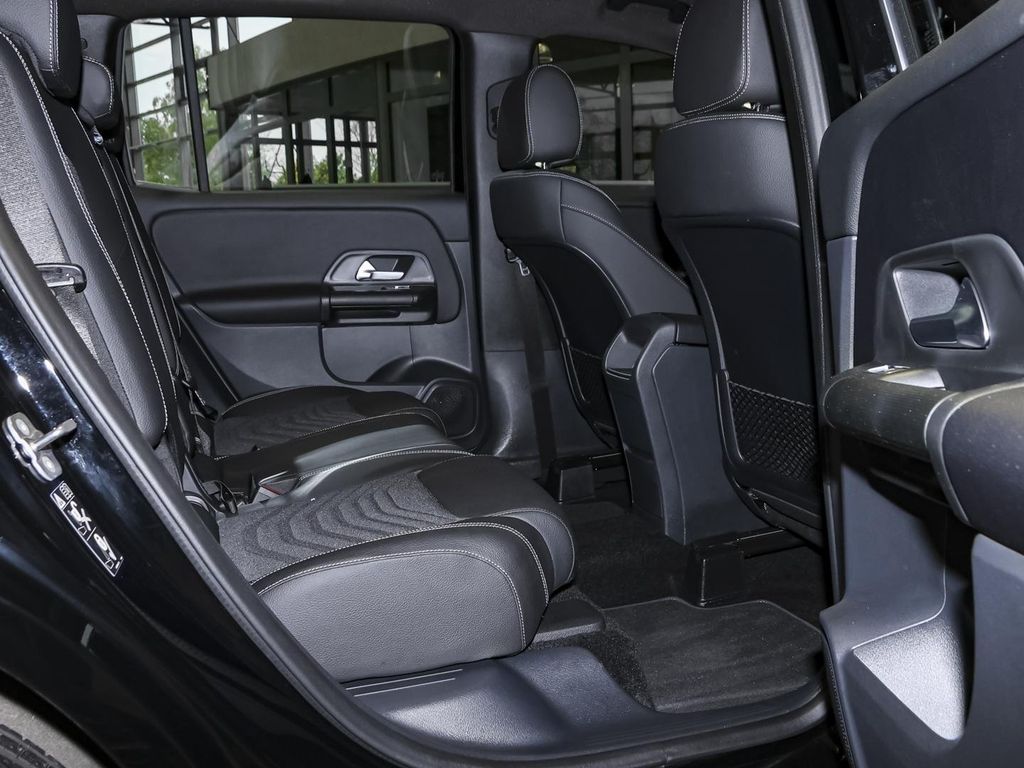 Mercedes-Benz GLB 200 2024