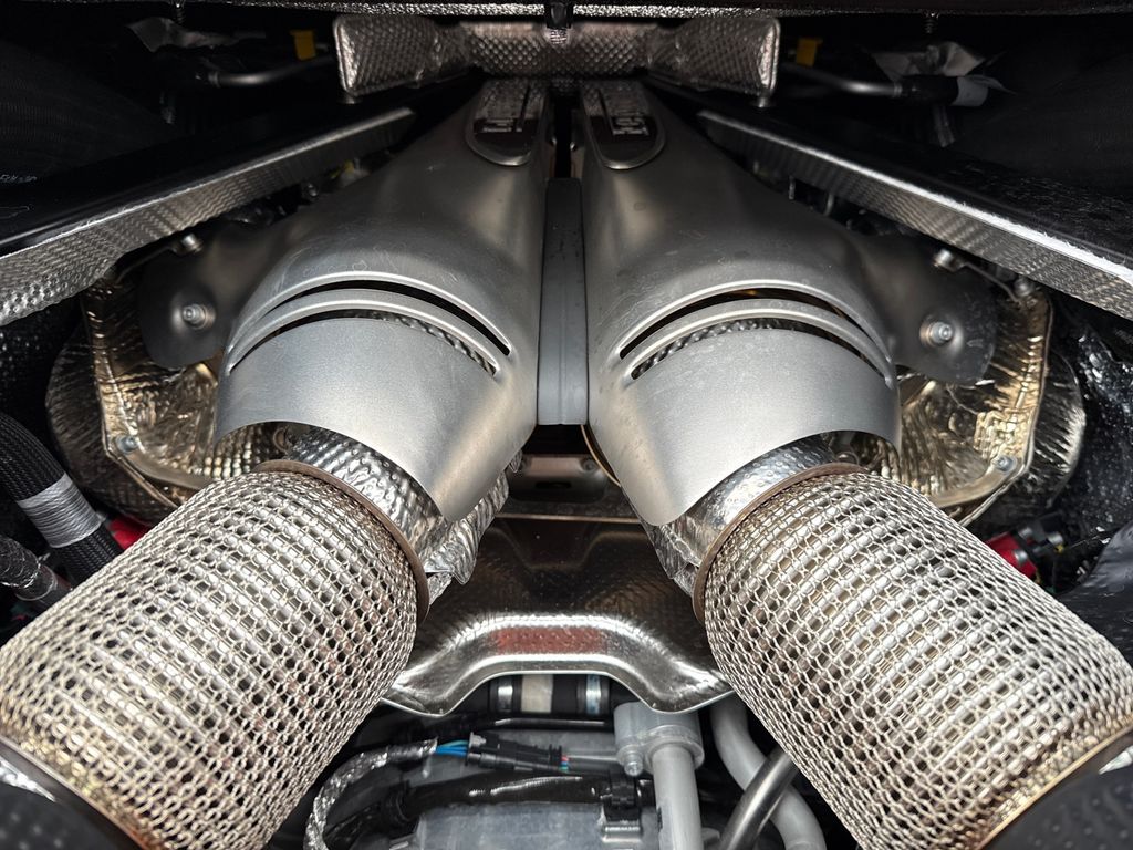 Ferrari 296 GTS 2025