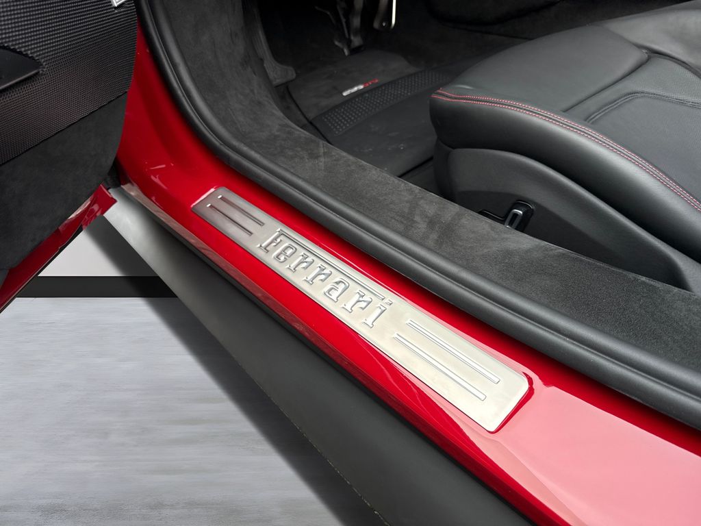 Ferrari 296 GTS 2025