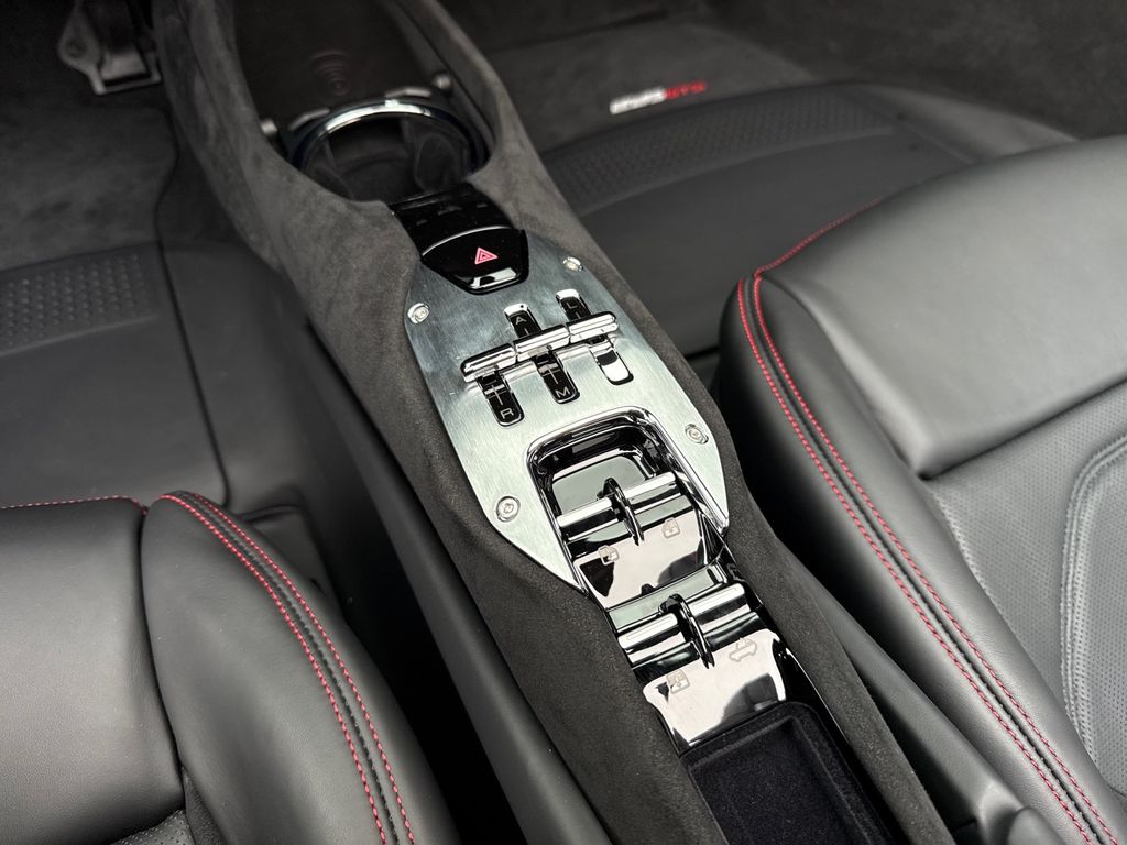 Ferrari 296 GTS 2025