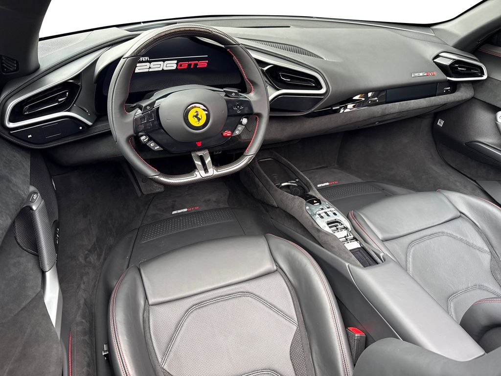 Ferrari 296 GTS 2025