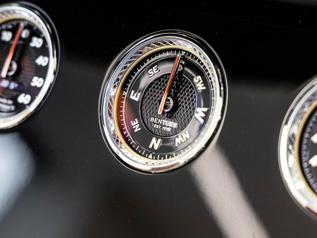 Bentley Continental GTC 2025