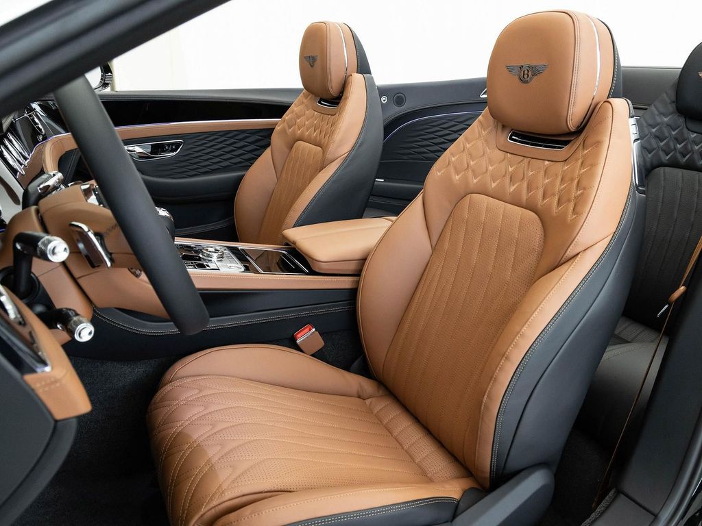 Bentley Continental GTC 2025