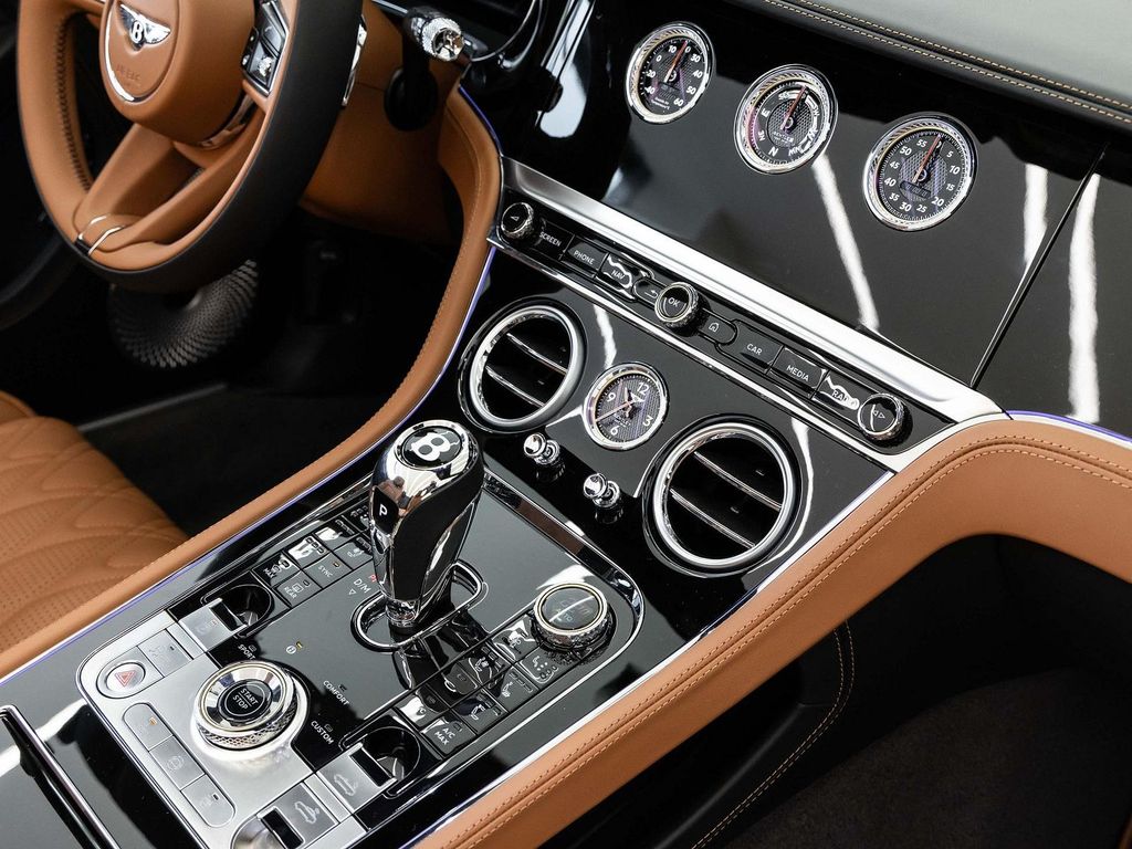 Bentley Continental GTC 2025