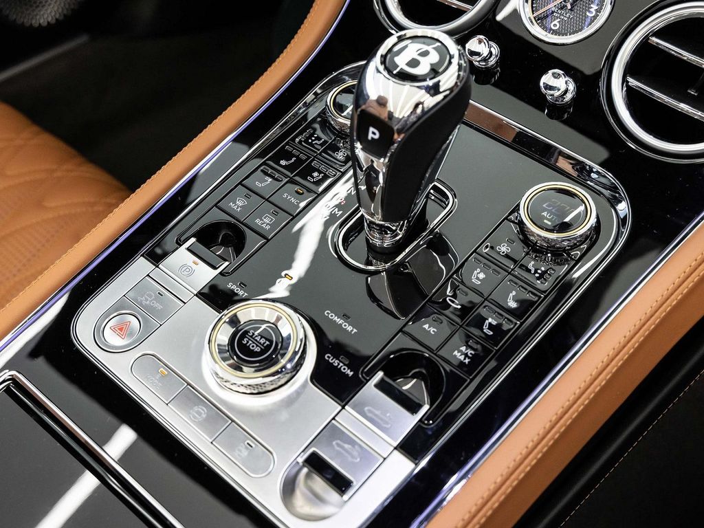 Bentley Continental GTC 2025