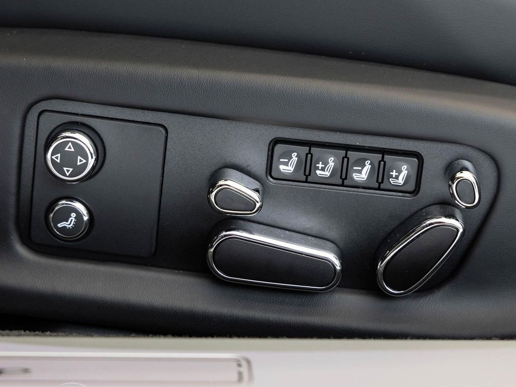 Bentley Continental GTC 2025