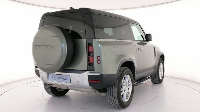Land Rover Defender 2023
