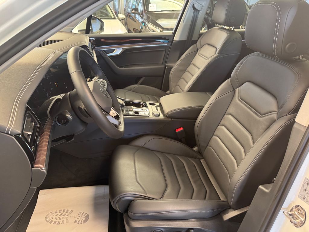 Volkswagen Touareg 2025