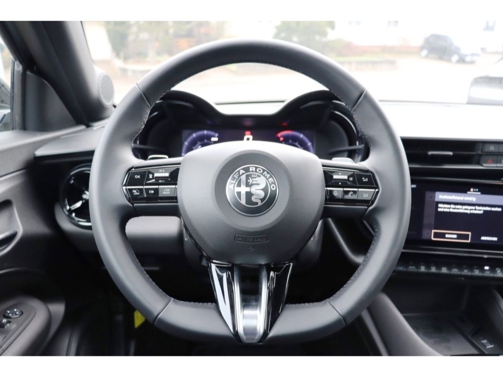 Alfa Romeo Junior 2025