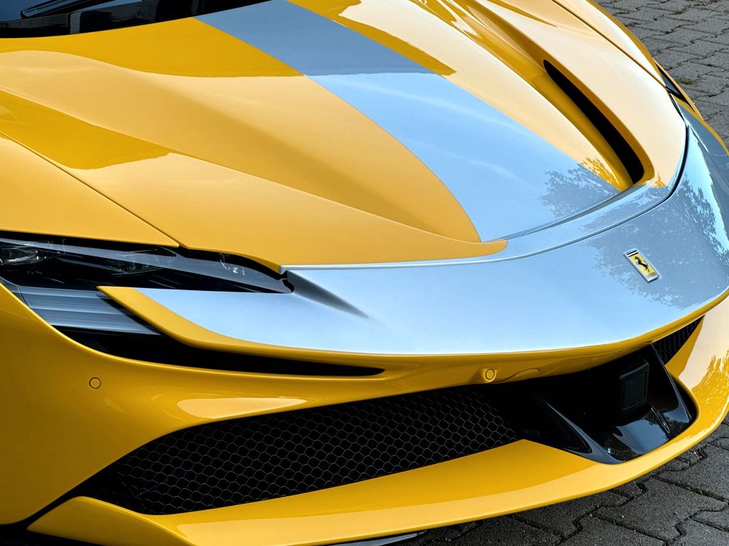 Ferrari SF90 2025