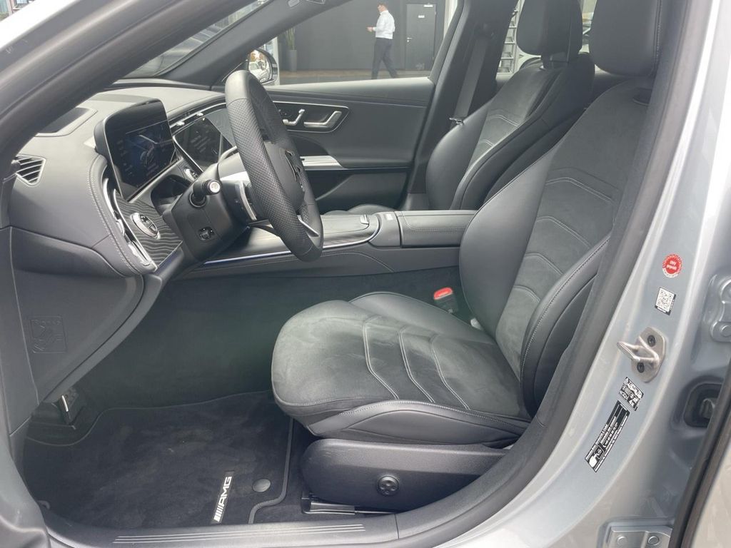 Mercedes-Benz E 300 2025