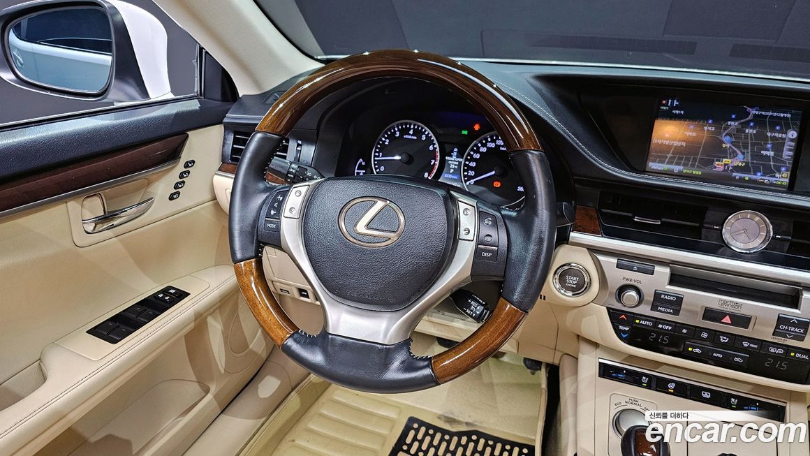 Lexus ES 2013