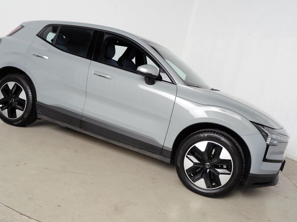 Volvo EX30 2024