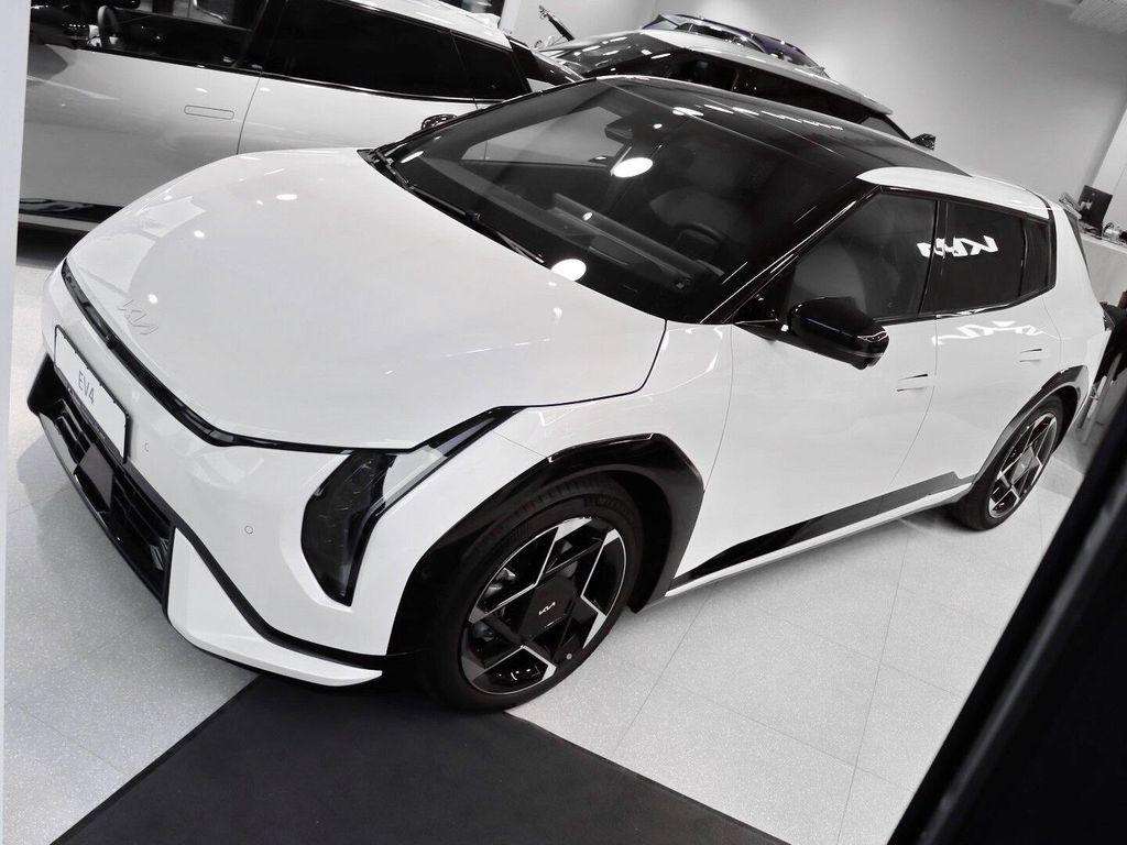 Kia EV4