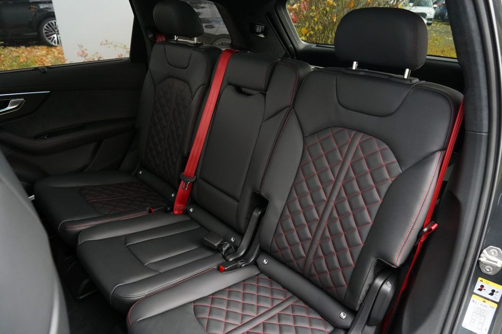 Audi SQ7 2025