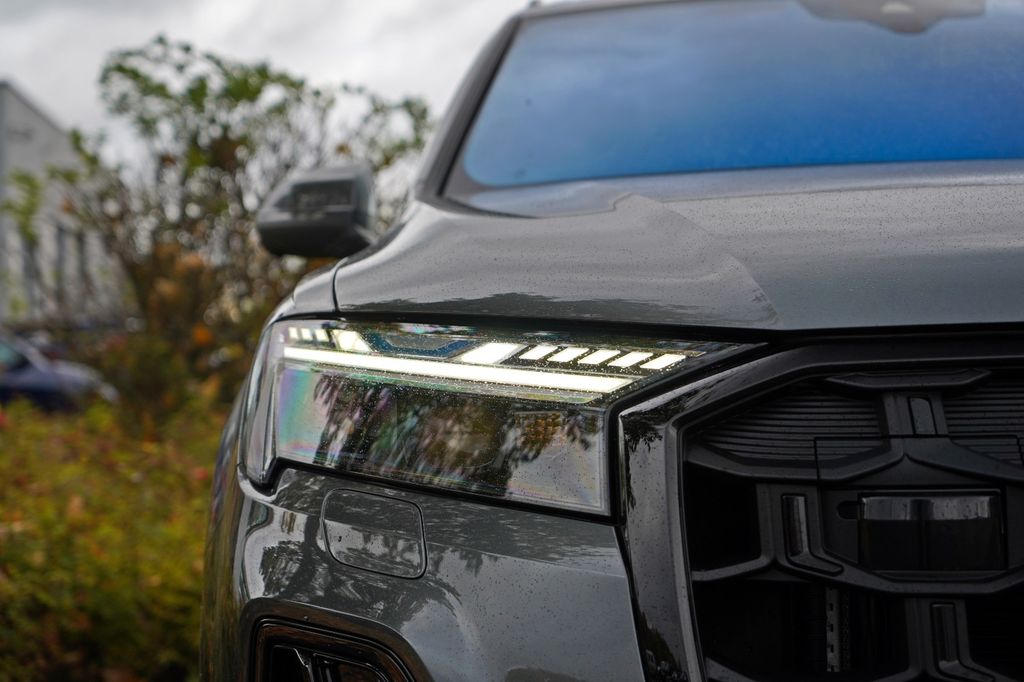 Audi SQ7 2025