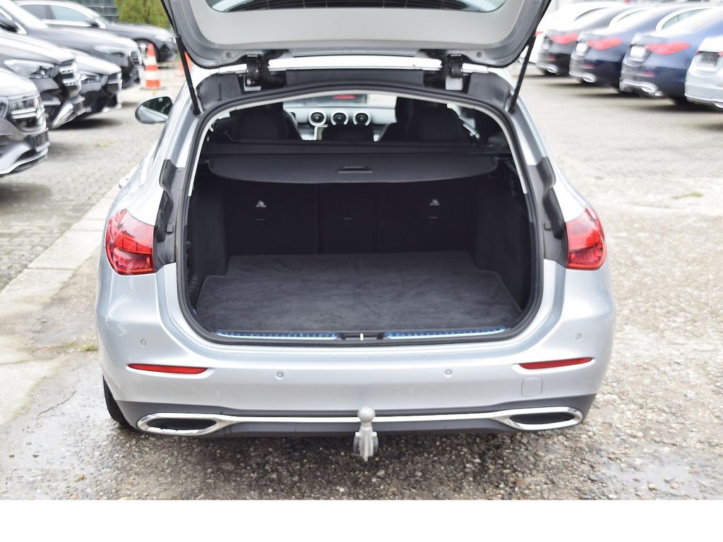 Mercedes-Benz C 200 2025