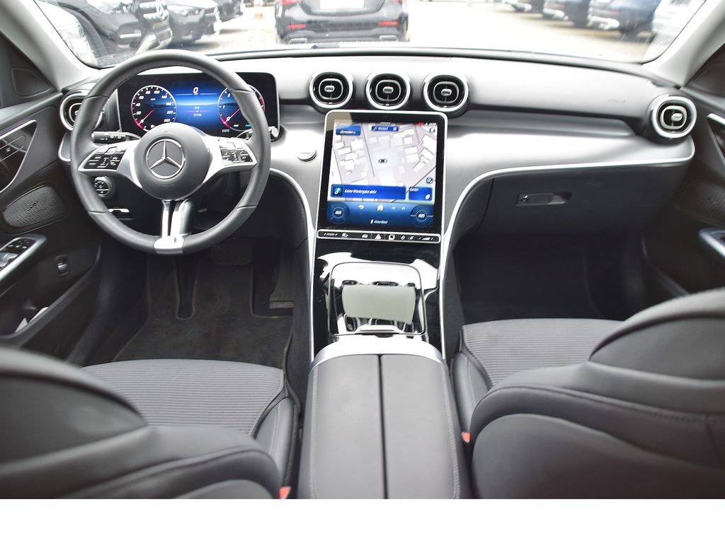 Mercedes-Benz C 200 2025