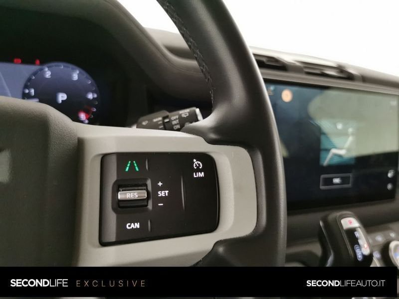 Land Rover Defender 2023