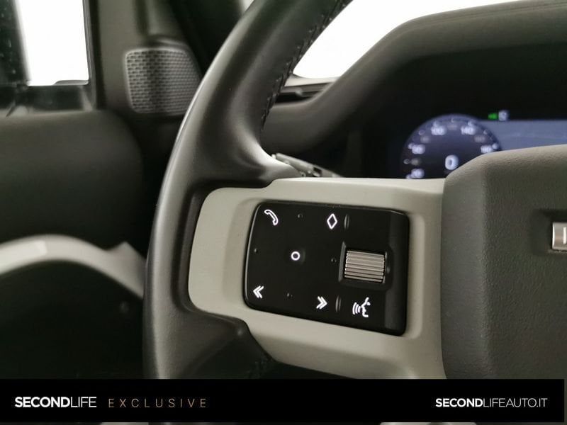 Land Rover Defender 2023
