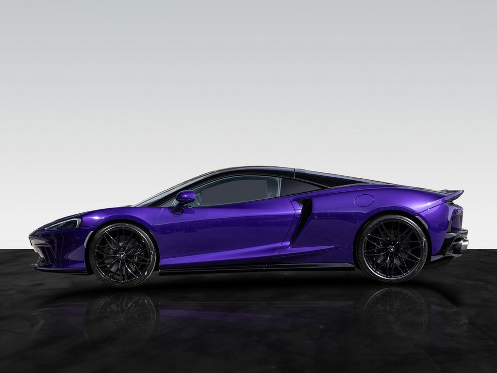 McLaren GT 2025