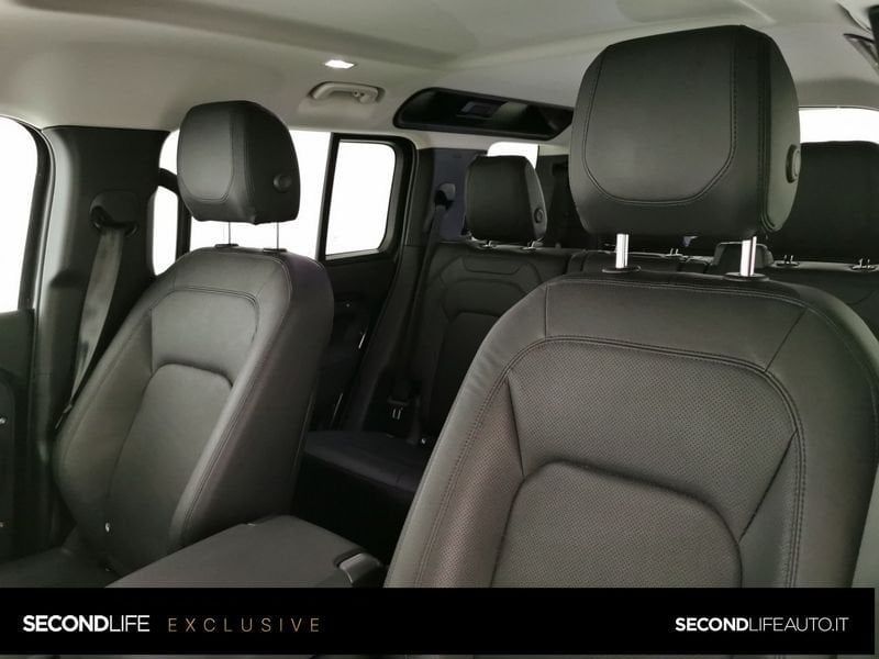 Land Rover Defender 2023