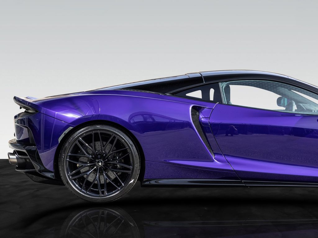 McLaren GT 2025