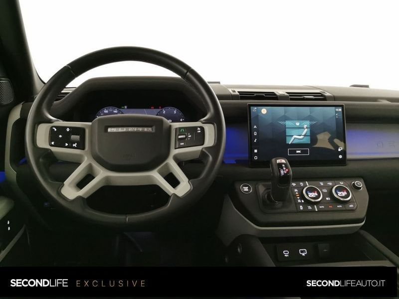 Land Rover Defender 2023