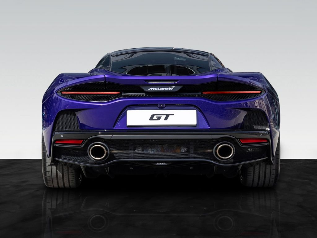 McLaren GT 2025