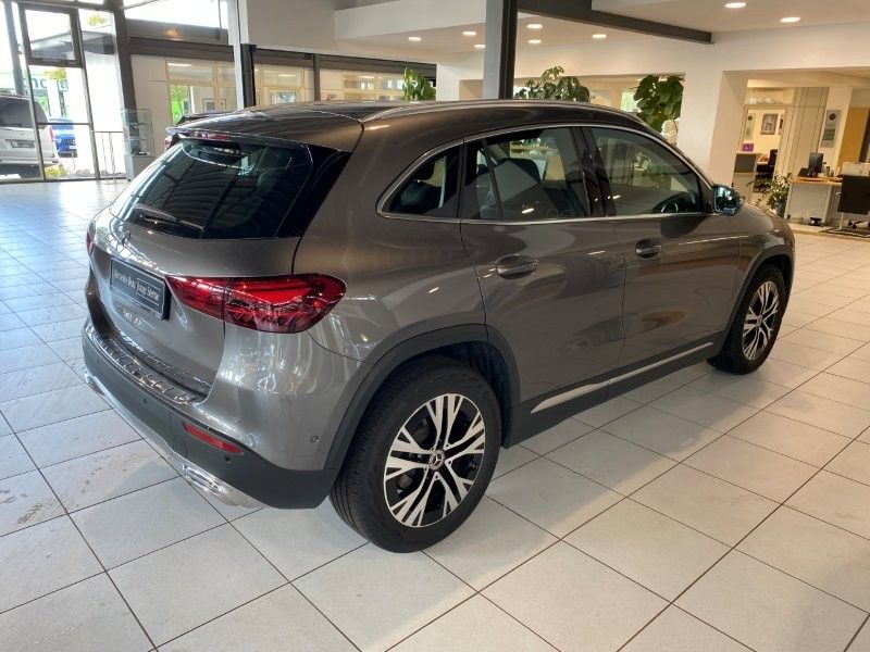 Mercedes-Benz GLA 180 2024