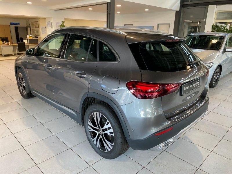 Mercedes-Benz GLA 180 2024