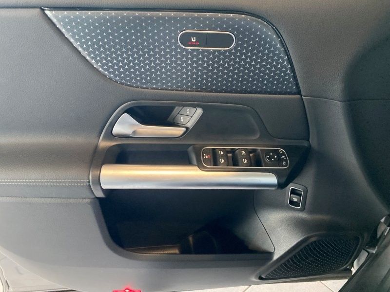 Mercedes-Benz GLA 180 2024