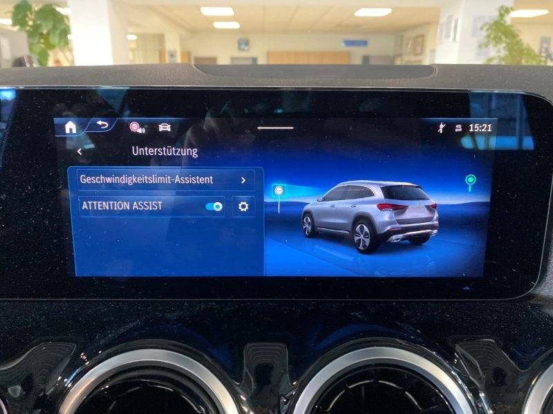 Mercedes-Benz GLA 180 2024